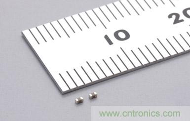 【導讀】目前伴隨著手機、平板電腦、LED照明等高科技電子產品的普及,電子設備正在不斷向小型化發展,電源的輸出功率也正在不斷增大。因此對電子設備采取過熱保護措施的重要性正在日益增強。其中特別對于只需組成簡單的電路就能夠發揮過熱保護作用的PTC熱敏電阻的需求正在不斷增加。本屆介紹的是村田一款1.0×0.5mm、溫度測量誤差±3℃、額定零功率電阻值為1kΩ的片式PTC熱敏電阻。 隨著手機、平板電腦、LED照明等高科技電子產品的普及,電子設備正在不斷向小型化發展,電源的輸出功率也正在不斷增大,因此對電子設備采取過熱保護措施也更加重要,其中特別對于只需組成簡單的電路就能夠發揮過熱保護作用的PTC熱敏電阻的需求正在不斷增加。 現在具有過熱保護作用的片式PTC熱敏電阻的外形尺寸一般都大于1.6×0.8mm,溫度測量*2誤差也都大于±5℃。村田利用自己開發的材料技術和生產工藝技術,成功地實現了外形尺寸為1.0×0.5mm、溫度測量誤差為±3℃、額定零功率電阻值為1kΩ的片式PTC熱敏電阻系列產品的商品化。我們根據該產品的溫度測量值,在從80℃至150℃的范圍中以10℃為單位,劃分了各系列產品。 產品特點 * 外形尺寸小 (1.0×0.5mm) * 溫度測量誤差小 (電阻值為100kΩ和10kΩ時,溫度測量誤差分別為±3℃和±5℃) * 擁有豐富的以10℃為單位的系列產品,能夠滿足客戶的各種溫度測量要求 (80℃~150℃ (電阻值為100kΩ時) ; 65℃~135℃ (電阻值為10kΩ時) ) * 符合TUV和UL安規標準 用途 * LED燈的過熱保護和電力控制 * 筆記本電腦的電源散熱等; DC-DC轉換器的MOSFET*3過熱保護; 鋰離子電池保護電路中的MOSFET過熱保護 * 電動機逆變器和線圈的過熱保護和電力控制 術語說明 *1 熱敏電阻: 對熱敏感的半導體電阻,其電阻值會隨溫度的變化而改變。一般來說,許多人都知道電阻值會隨著溫度的上升而逐步減小的NTC (負溫度系數) 熱敏電阻。然而在熱敏電阻中,還有一種當溫度超過一定的溫度 (居里溫度*4) 時,其電阻值會隨著溫度的升高而急劇增大的元件,這就是PTC (正溫度系數) 熱敏電阻 (POSISTOR?*5) 。PTC熱敏電阻不僅具備過熱保護功能,還具有特有的電阻溫度特性,可被用來控制電流和電力。 *2 溫度測量: 此系列產品最適用于檢測電阻值達到10kΩ或100kΩ時的溫度。 *3 MOSFET: Metal-Oxide-Semiconductor Field-Effect Transistor (金屬-氧化層-半導體-場效晶體管) 的縮寫。 MOSFET適合作為DC-DC轉換器的開關元件和一般的電流開關等元件。如果其工作溫度超過了一定的溫度,FET (場效晶體管) 就會被損壞,因此通過使用具有過熱保護作用的POSISTOR?,就能夠防止FET因過熱而損壞。 *4 居里溫度: 也稱居里點 (Currie Point) 。我公司將電阻值達到溫度為25℃時的電阻值 (額定零功率電阻值) 的2倍時的溫度定義為居里溫度。 *5 POSISTOR?: 是株式會社村田制作所的注冊商標。 系列產品型號 * PRF15AR102RB6RC * PRF15BA102RB6RC * PRF15BB102RB6RC * PRF15BC102RB6RC * PRF15BD102RB6RC * PRF15BE102RB6RC * PRF15BF102RB6RC * PRF15BG102RB6RC 特性圖 特性圖 電氣特性 產品型號 特性 額定零功率 電阻值(在環境溫度為+25℃的條件 下) 電阻值為10kΩ時的溫度測量值 電阻值為100kΩ時的溫度測量值 最大電壓 PRF15AR102RB6RC AR 1kΩ±50% 135±5℃ 150±3℃ 32VDC PRF15BA102RB6RC BA 125±5℃ 140±3℃ PRF15BB102RB6RC BB 115±5℃ 130±3℃ PRF15BC102RB6RC BC 105±5℃ 120±3℃ PRF15BD102RB6RC BD 95±5℃ 110±3℃ PRF15BE102RB6RC BE 85±5℃ 100±3℃ PRF15BF102RB6RC BF 75±5℃ 90±3℃ PRF15BG102RB6RC BG 65±5℃ 80±3℃ 外形尺寸圖 外形尺寸圖 生產體制 村田制作所八日市事業所在2011年3月開始了該系列產品的量產活動。 樣品價格 10日元/個