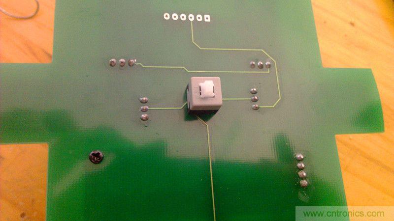 牛人力作!PCB版藍(lán)牙智能小車DIY