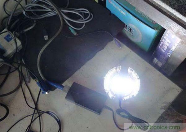 變廢為寶!風扇散熱器變身山寨LED燈