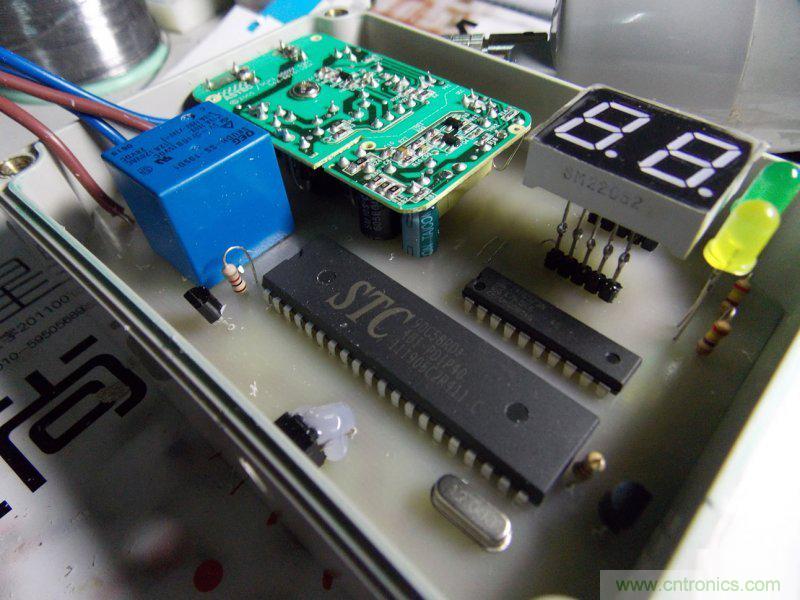 牛人全手工DIY:微電腦智能溫控市電開關