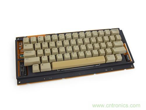 拆！古董級Macintosh 128K電腦