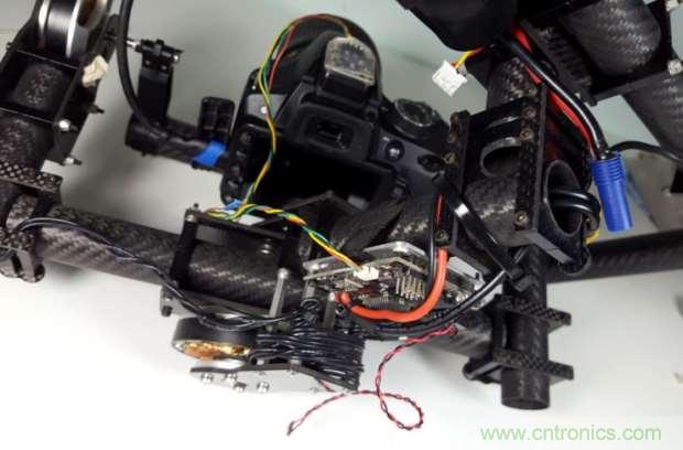 攝影發(fā)燒友:想要相機穩(wěn)如雞頭,學我DIY自平衡相機穩(wěn)定器