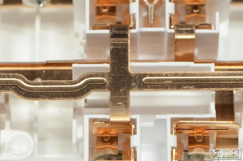 做工怒贊 神秘芯片!小米智能插線板拆解、評測