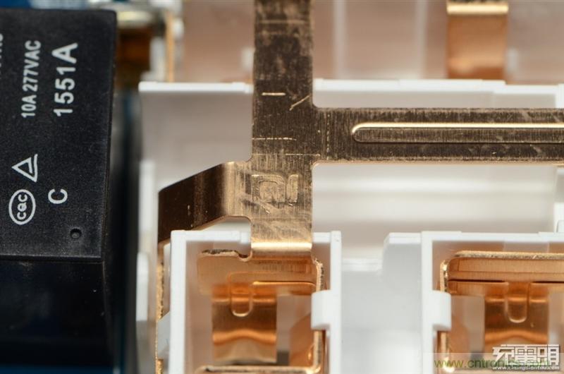 做工怒贊 神秘芯片!小米智能插線板拆解、評測