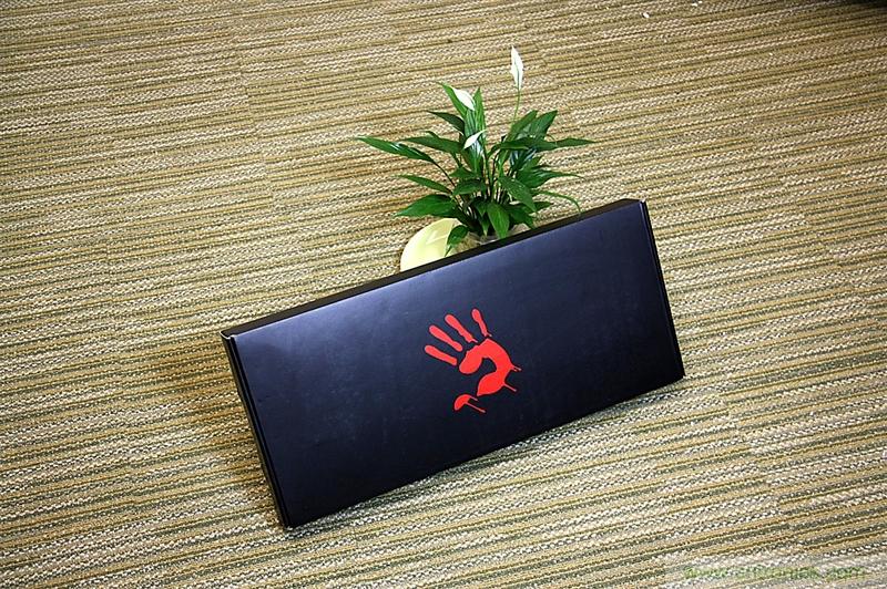 曾經(jīng)的網(wǎng)吧統(tǒng)治者—雙飛燕血手幽靈機械鍵盤,真世界最快?