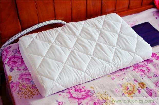 這個枕頭不僅能挽救睡眠還能挽救婚姻!