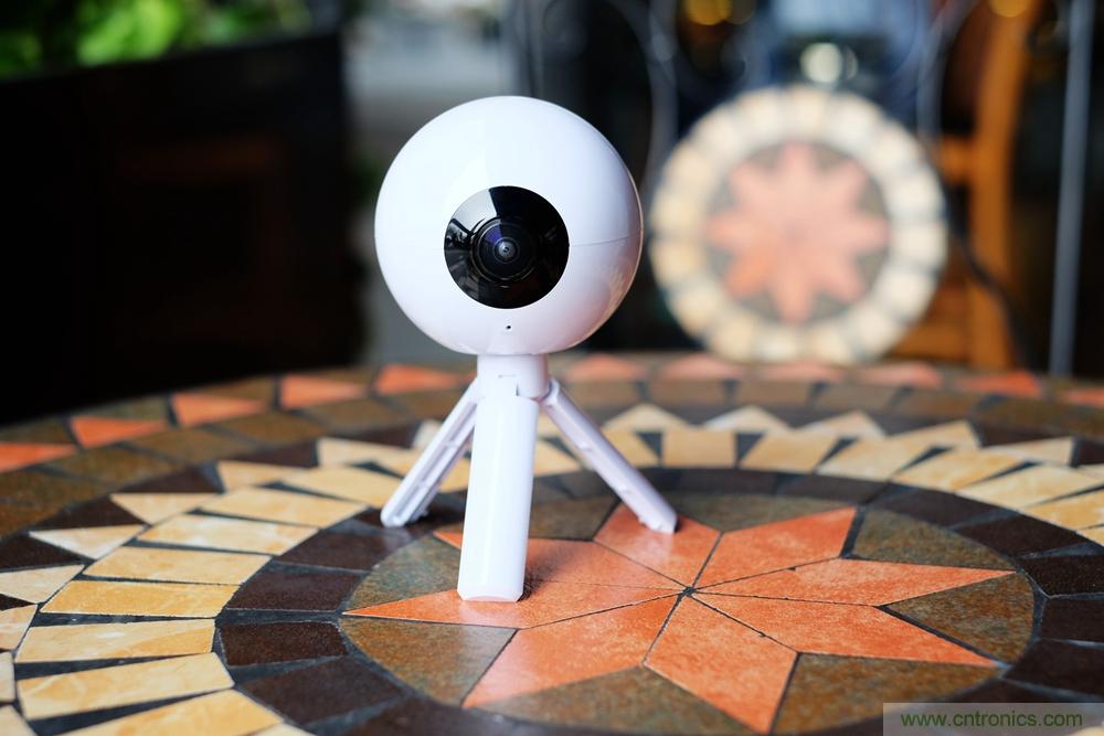 造型神似BB8，讓照片翻滾起來——暴風魔眼