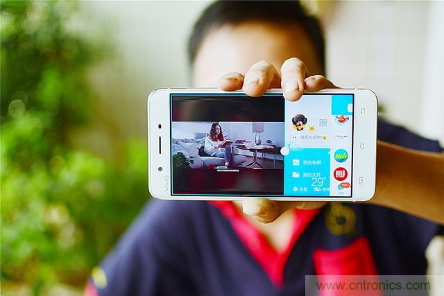 國產(chǎn)手機(jī)新標(biāo)桿-vivo Xplay5全面測評(píng)