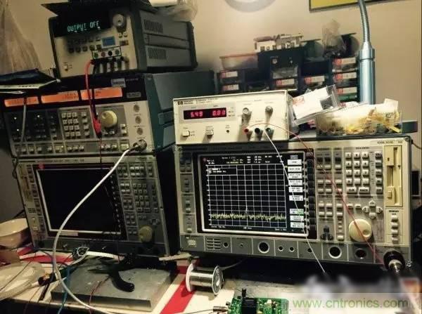 想看大牛是如何DIY射頻功放的嗎？