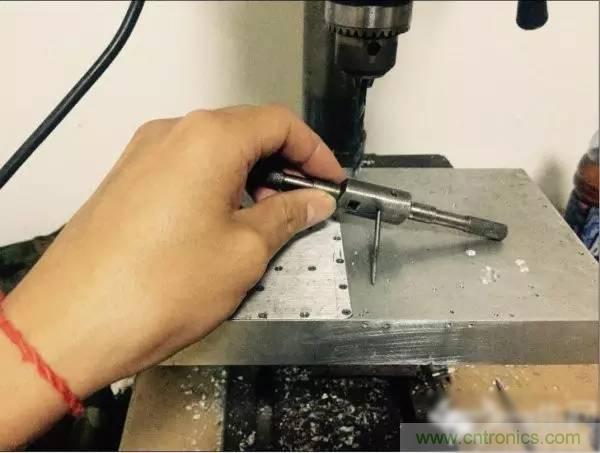 想看大牛是如何DIY射頻功放的嗎？