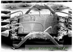 如何降低電路“熱回路”影響，實現低 EMI 高效電源器件設計